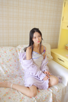 巨乳镇娇妻